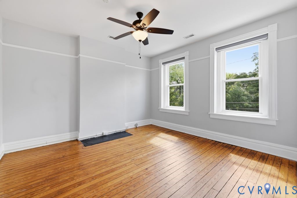 311 W 27th St