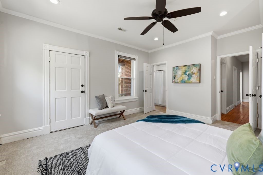 311 W 27th St