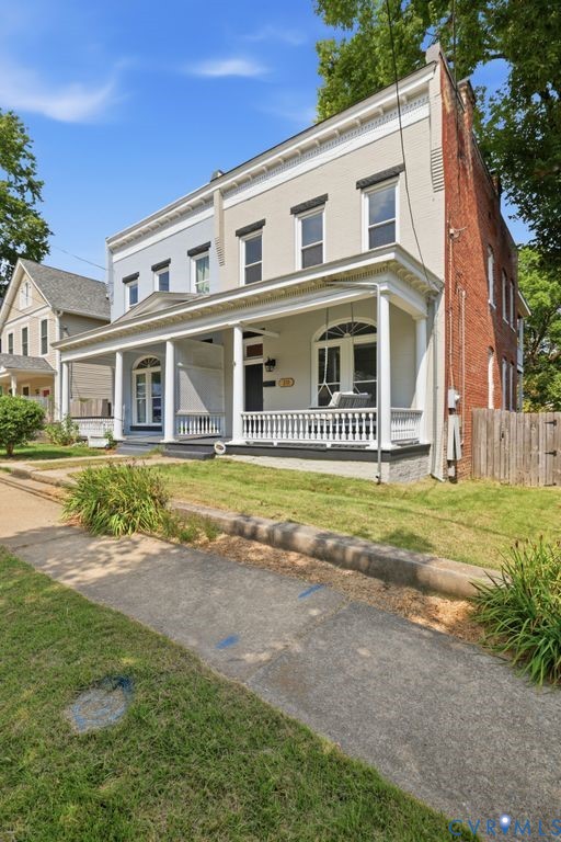 311 W 27th St
