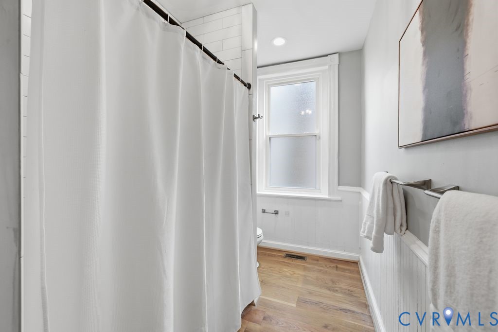 311 W 27th St