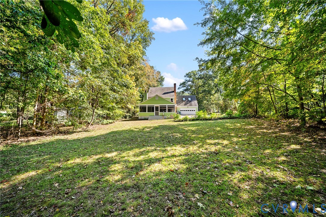 1608 Queens Point Dr