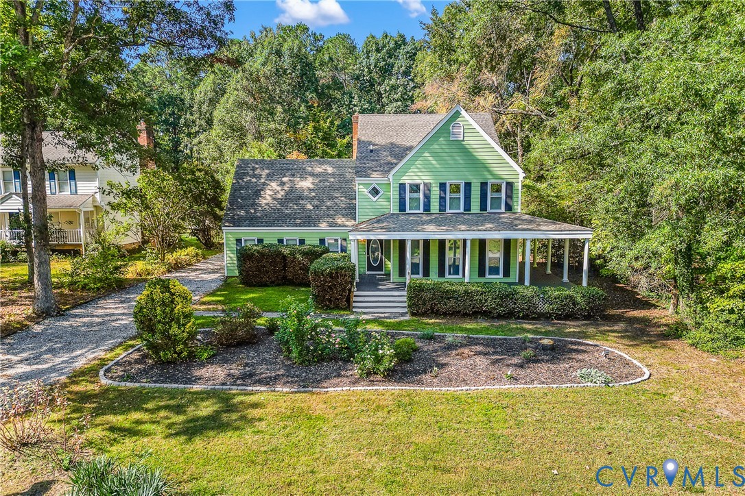 1608 Queens Point Dr