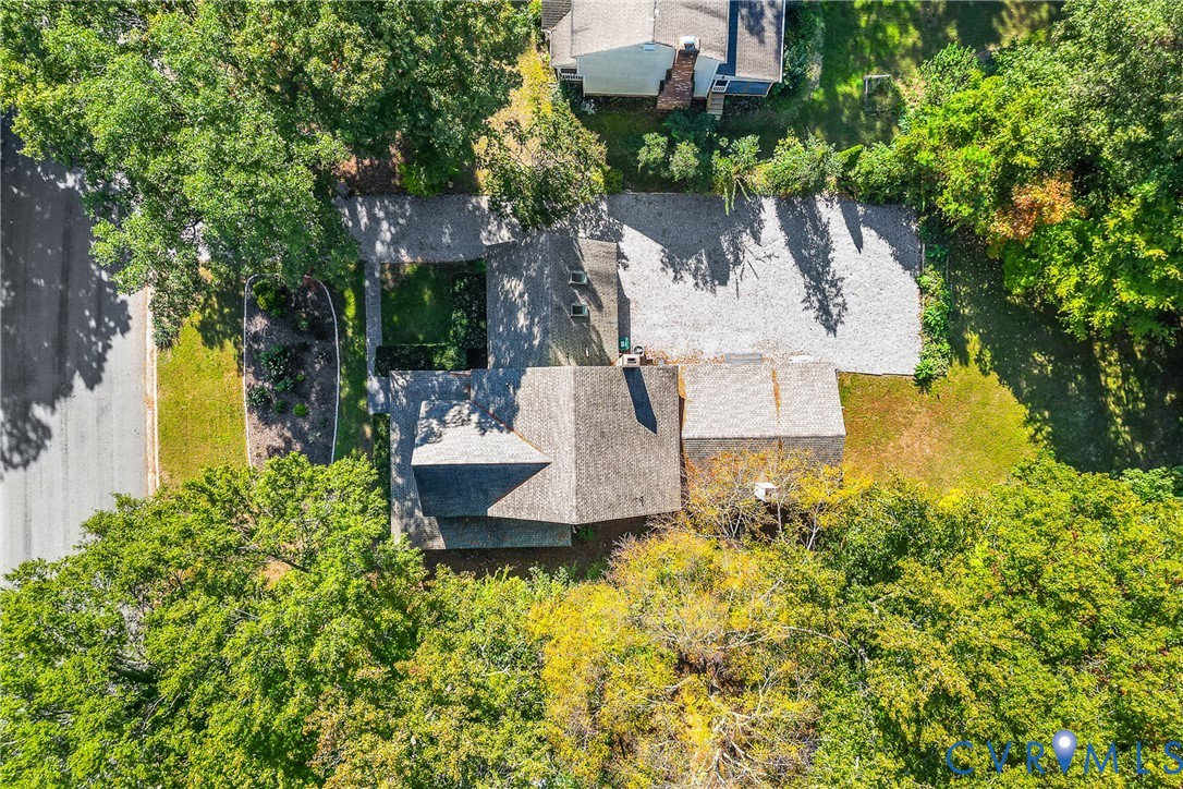 1608 Queens Point Dr