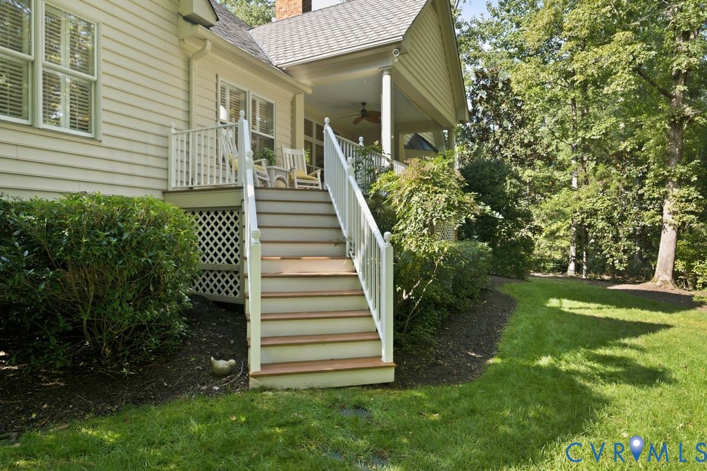 22 E Square Ln