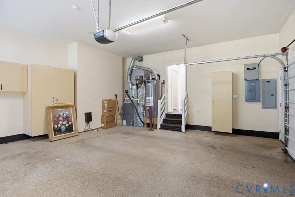 22 E Square Ln