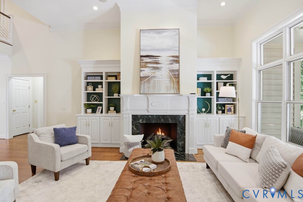 22 E Square Ln