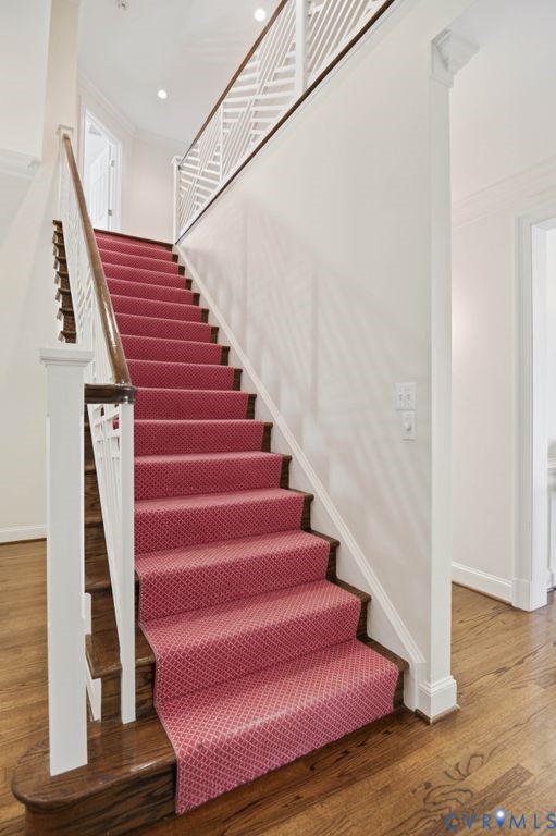 22 E Square Ln