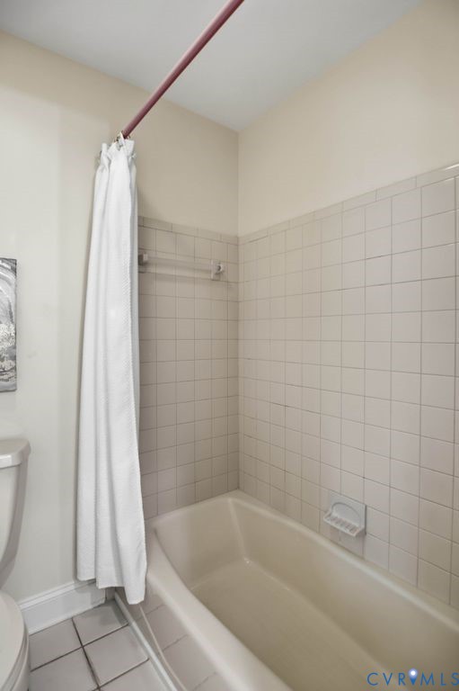 22 E Square Ln