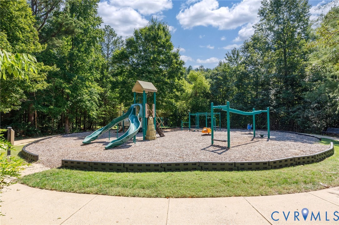 12618 Hampton Crossing Dr
