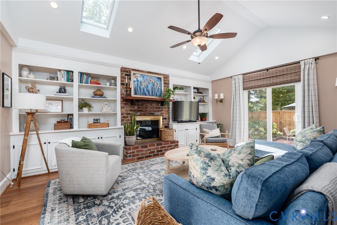 8809 Brawner Dr