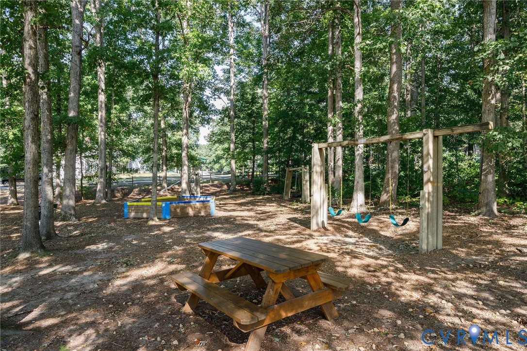 1433 Shirlton Rd