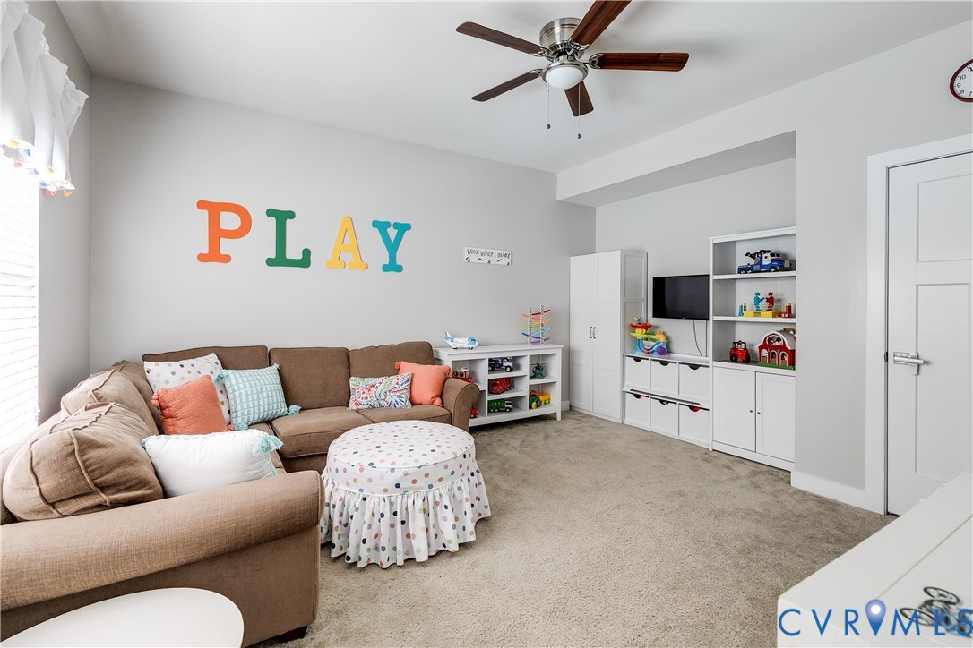 4043 Cambrian Cir