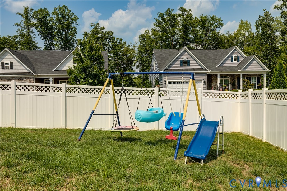4043 Cambrian Cir