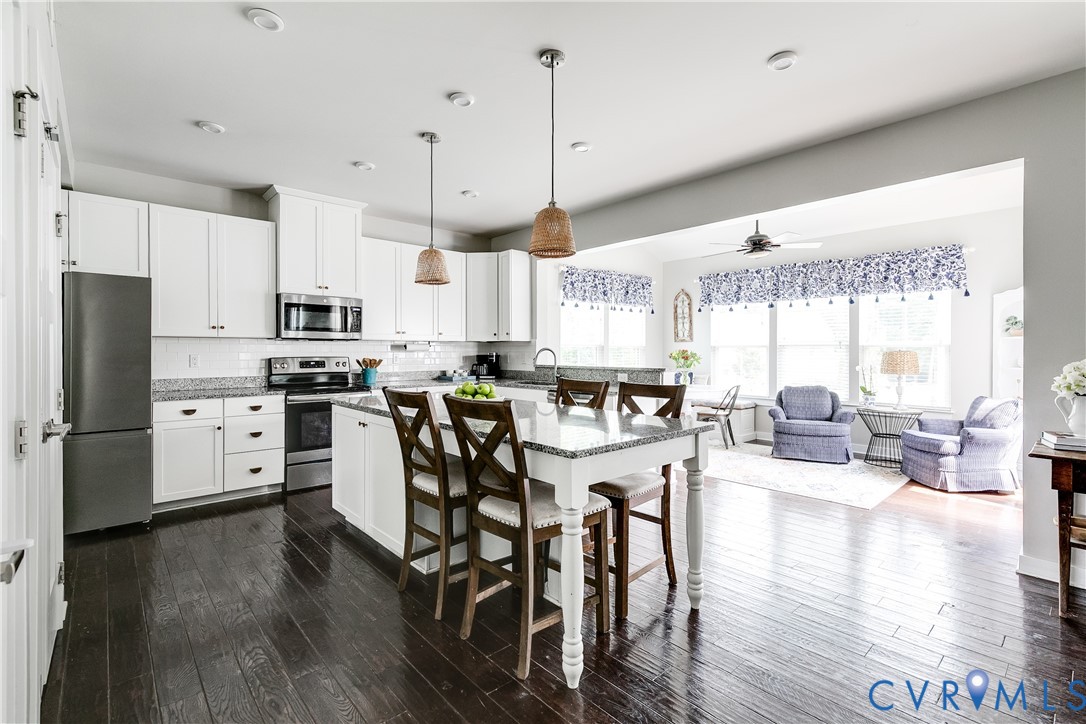4043 Cambrian Cir