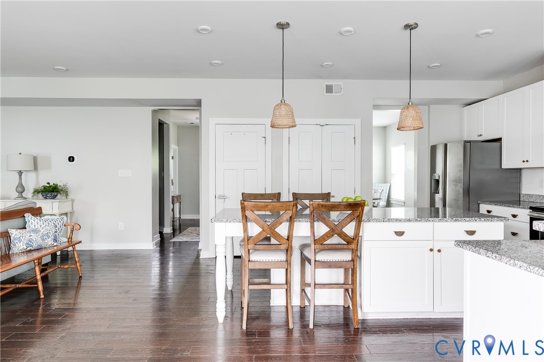 4043 Cambrian Cir