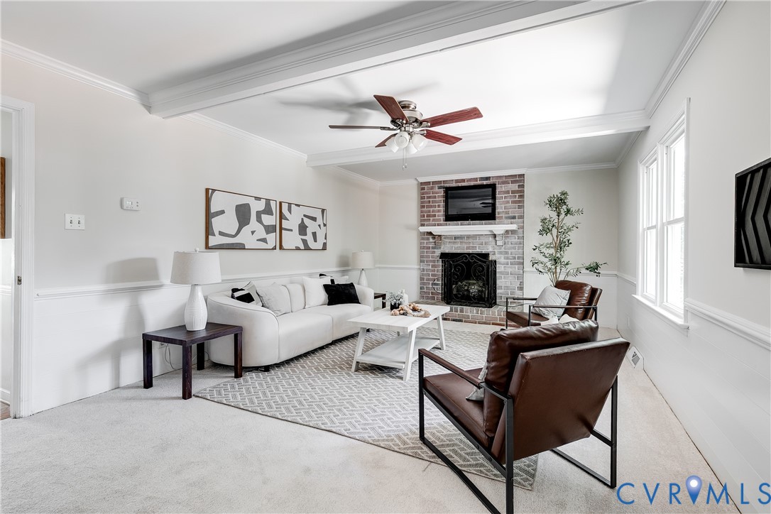 1013 Coralberry Dr