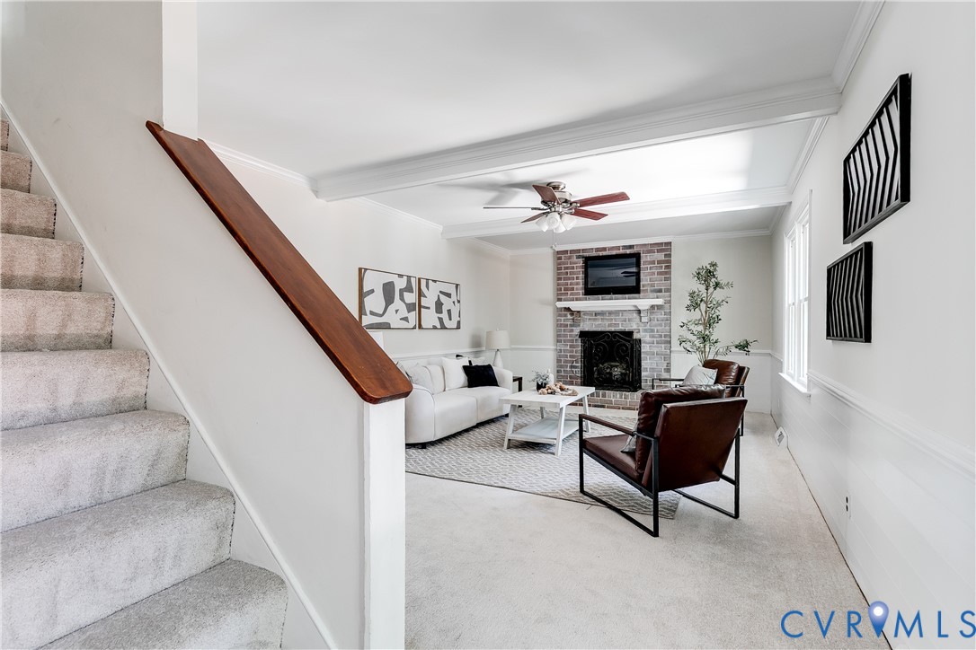 1013 Coralberry Dr