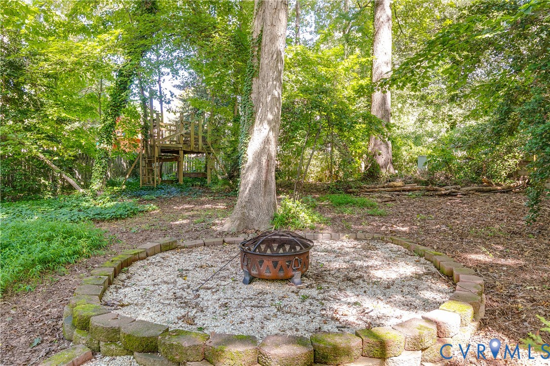 1013 Coralberry Dr