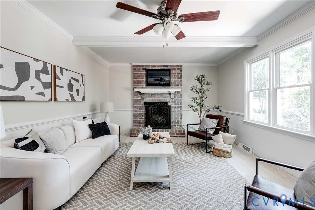 1013 Coralberry Dr