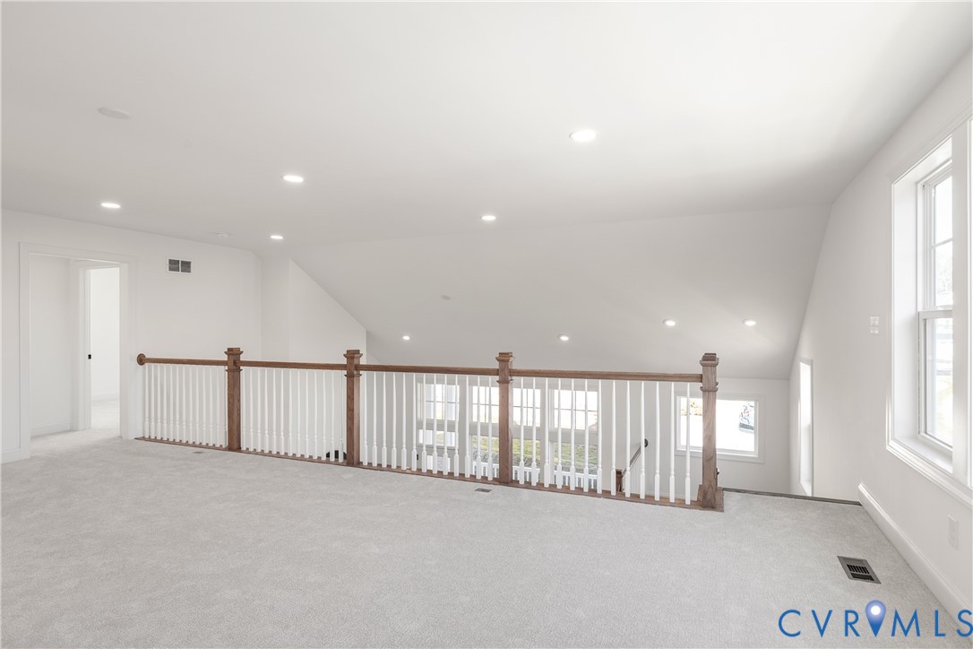 15700 Cedarville Dr