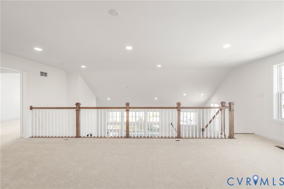 15700 Cedarville Dr