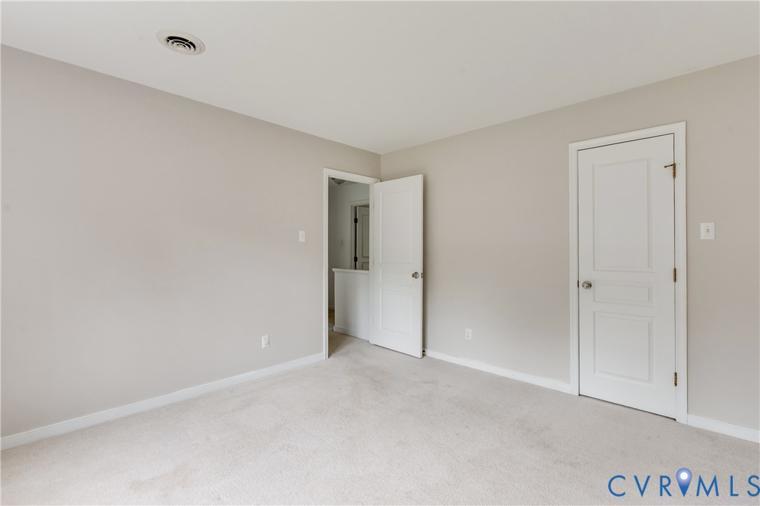 3223 Sherwood Ridge Dr