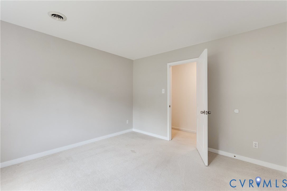 3223 Sherwood Ridge Dr