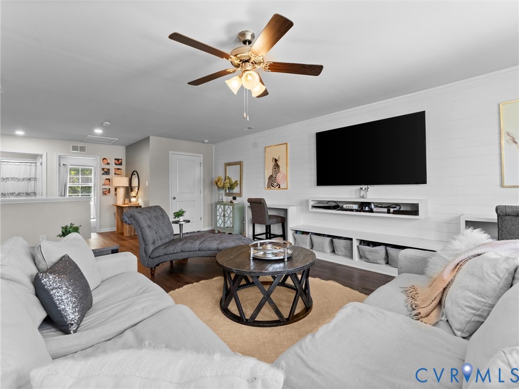 13925 Collington Mews