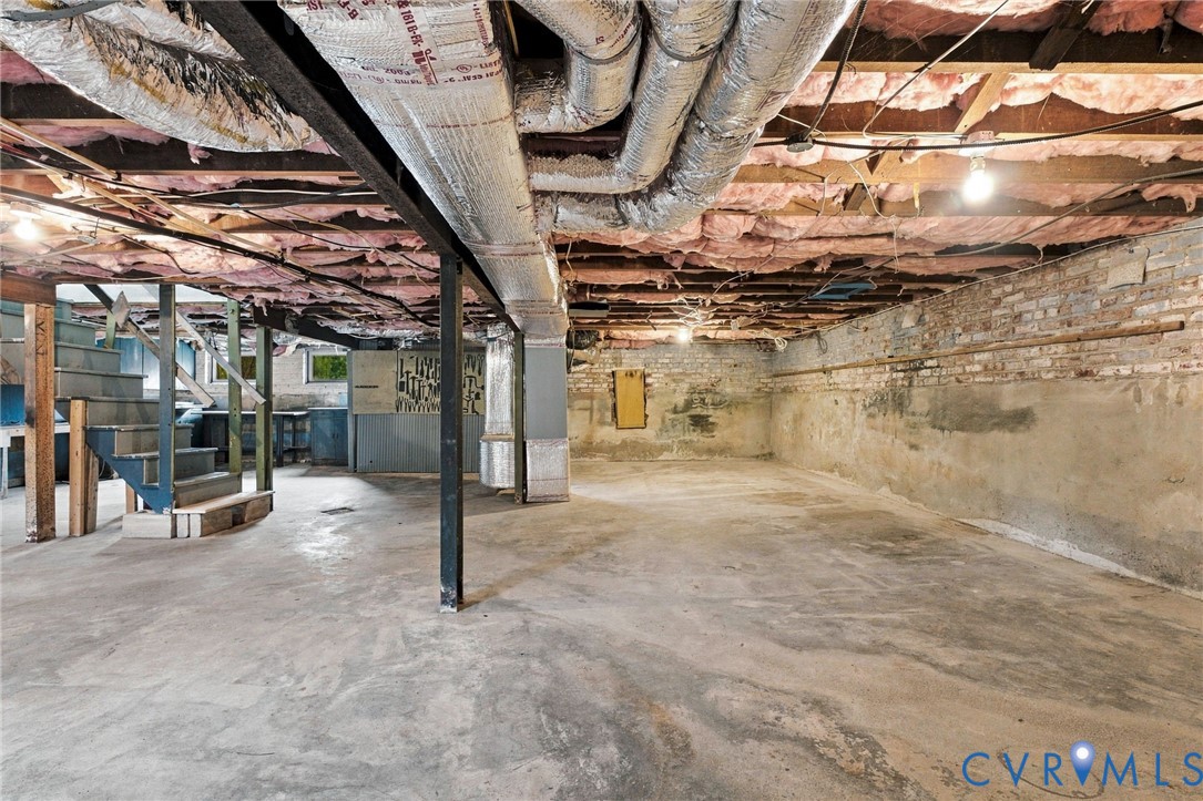 4905 Patterson Ave