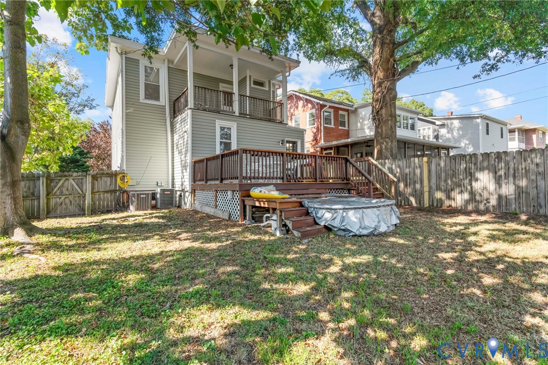 3031 Montrose Ave