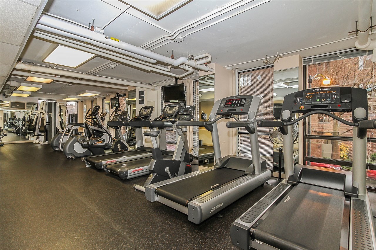 1660 N LaSalle Street Unit: 1611