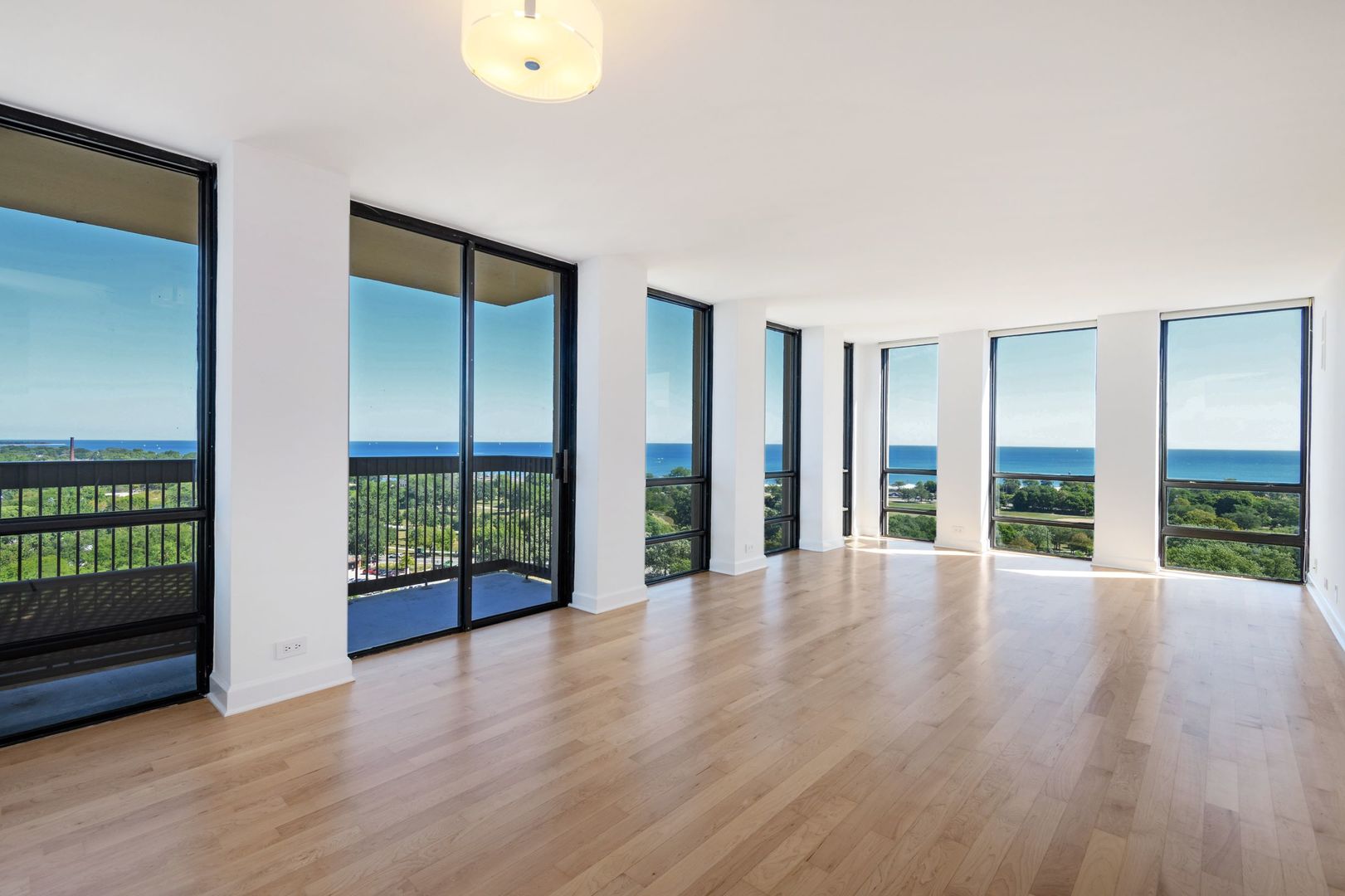 1660 N LaSalle Street Unit: 1611