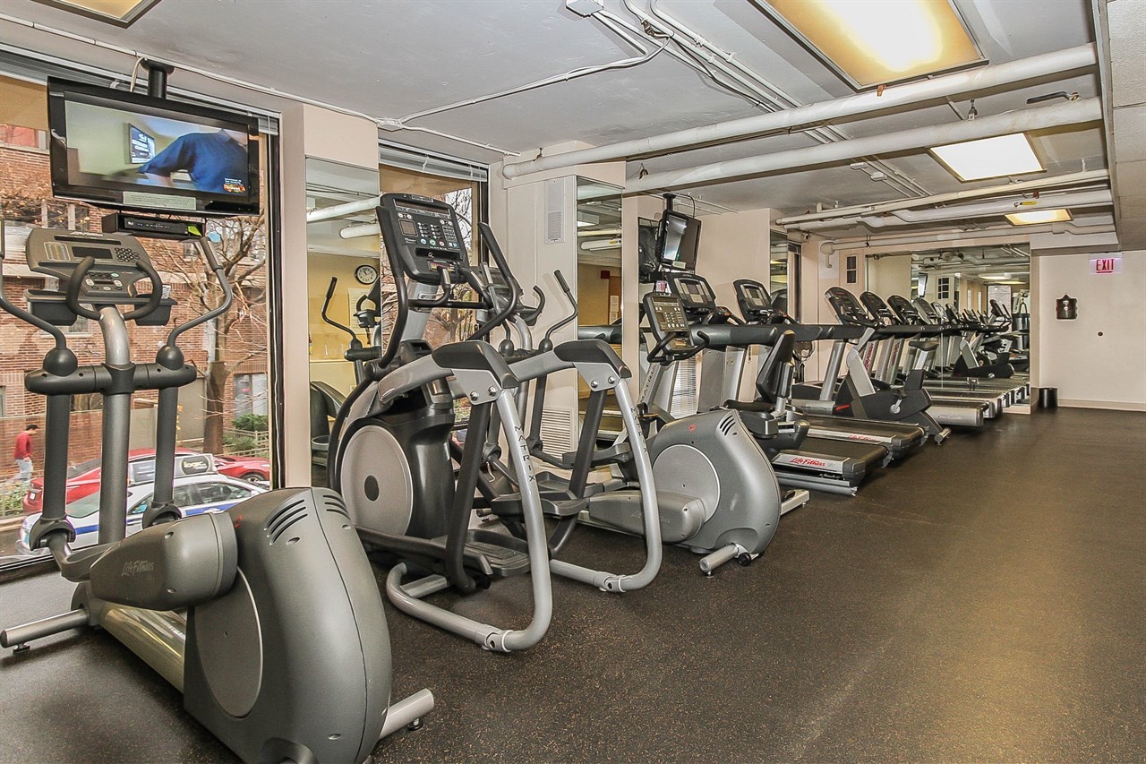 1660 N LaSalle Street Unit: 1611