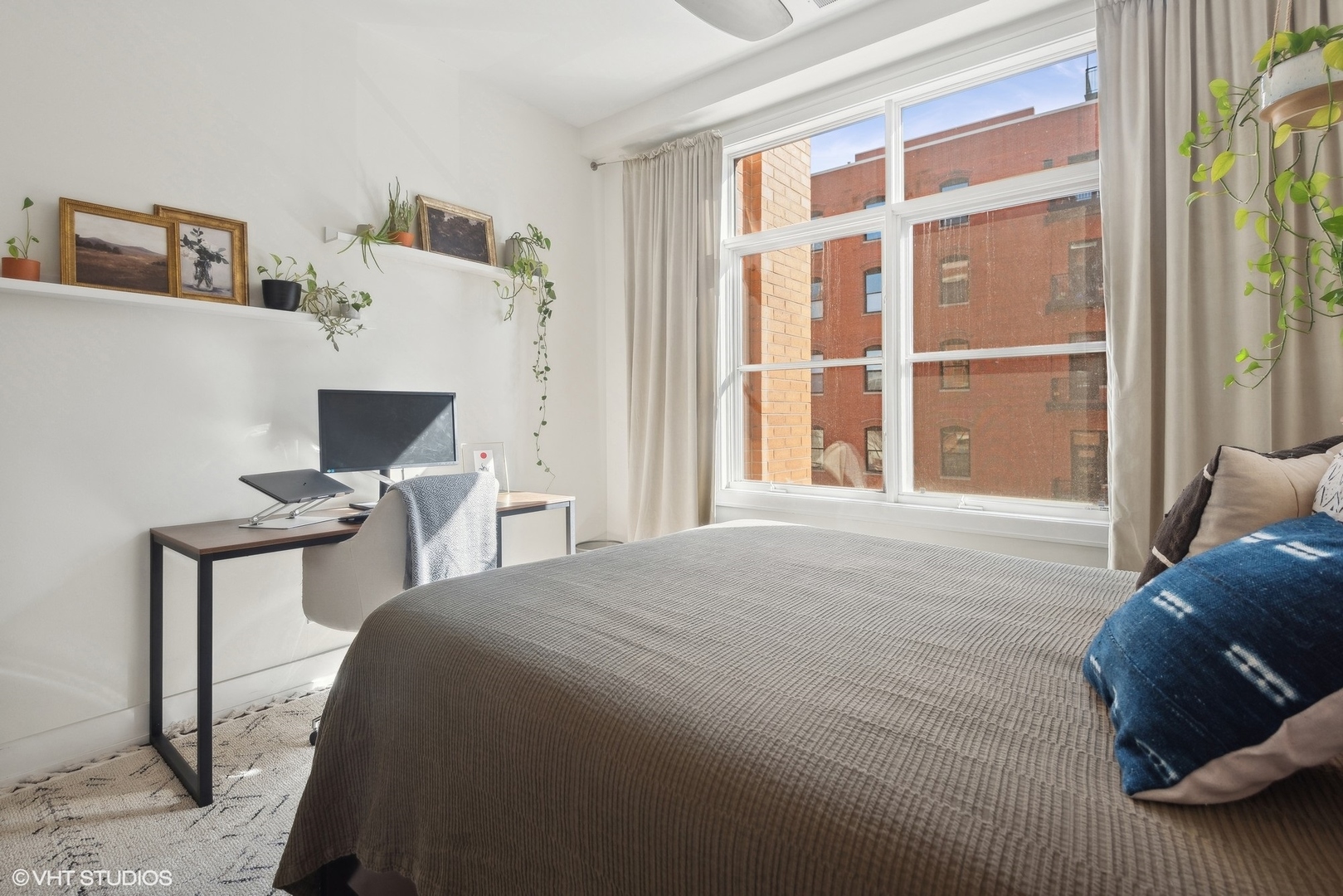 550 W FULTON Street Unit: 306