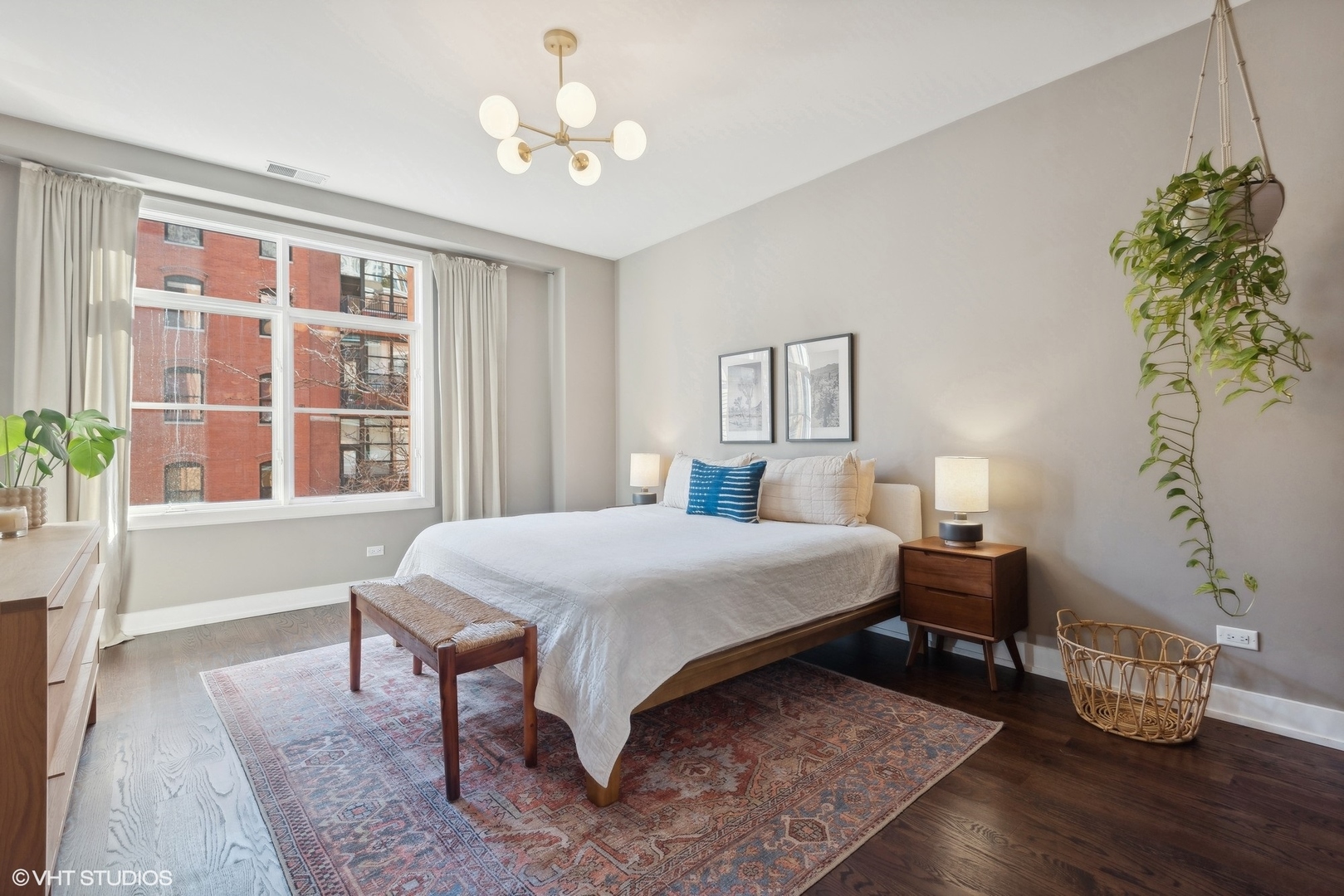 550 W FULTON Street Unit: 306