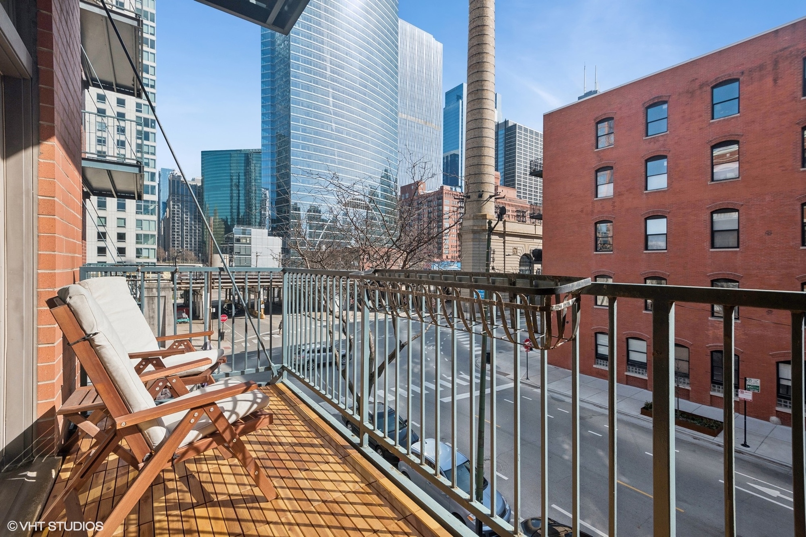 550 W FULTON Street Unit: 306