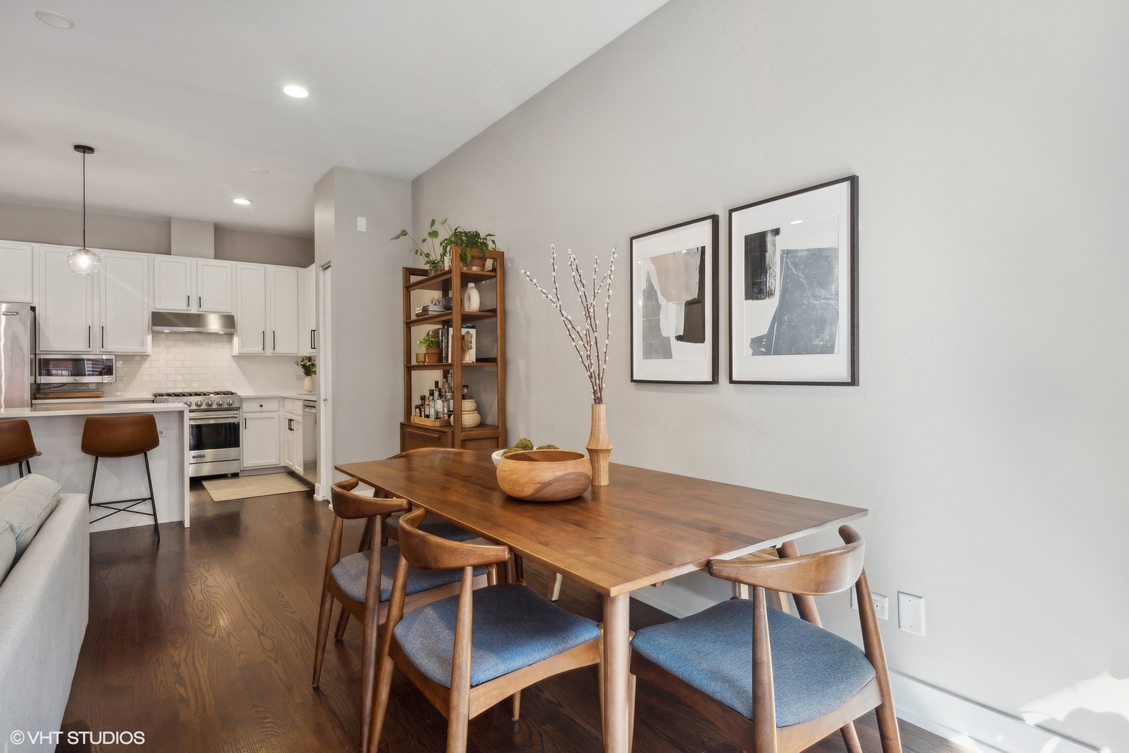 550 W FULTON Street Unit: 306