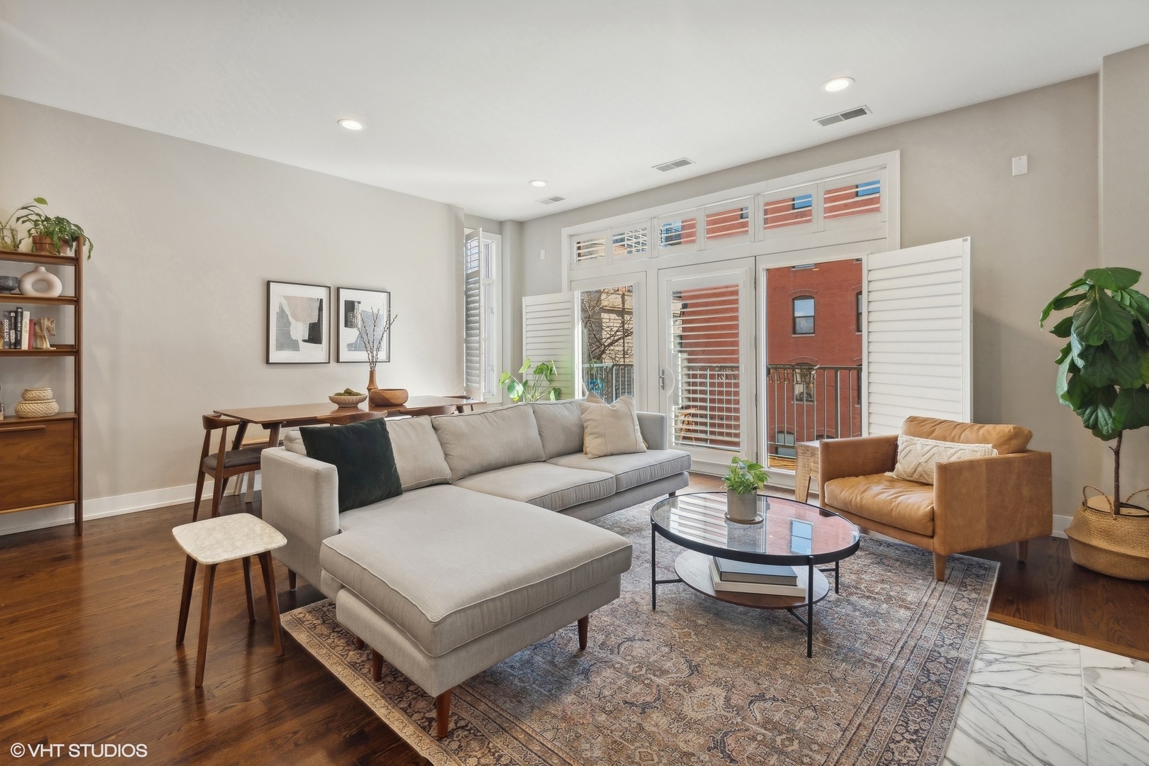 550 W FULTON Street Unit: 306