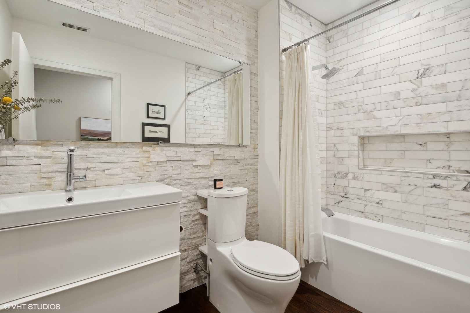 550 W FULTON Street Unit: 306