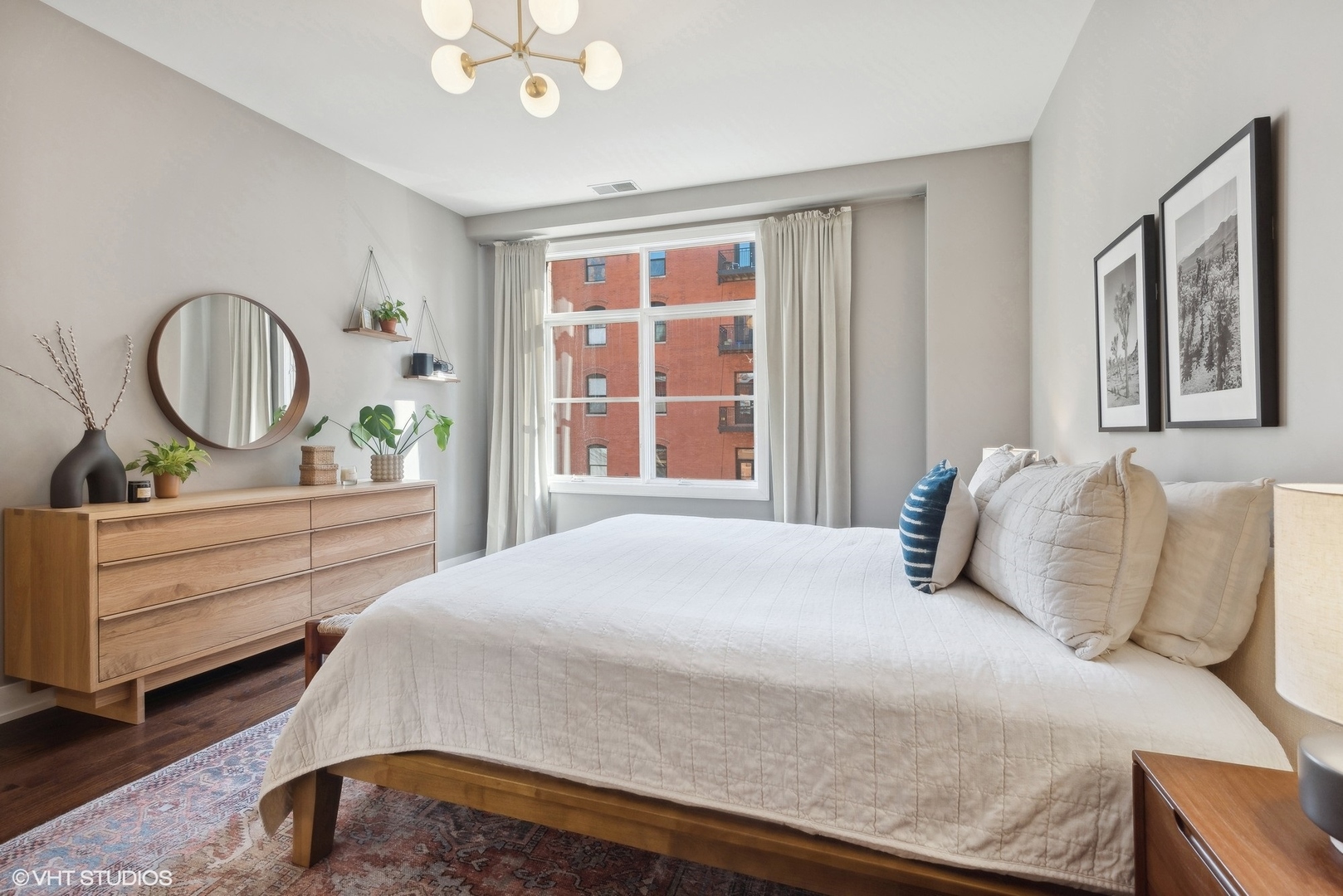 550 W FULTON Street Unit: 306