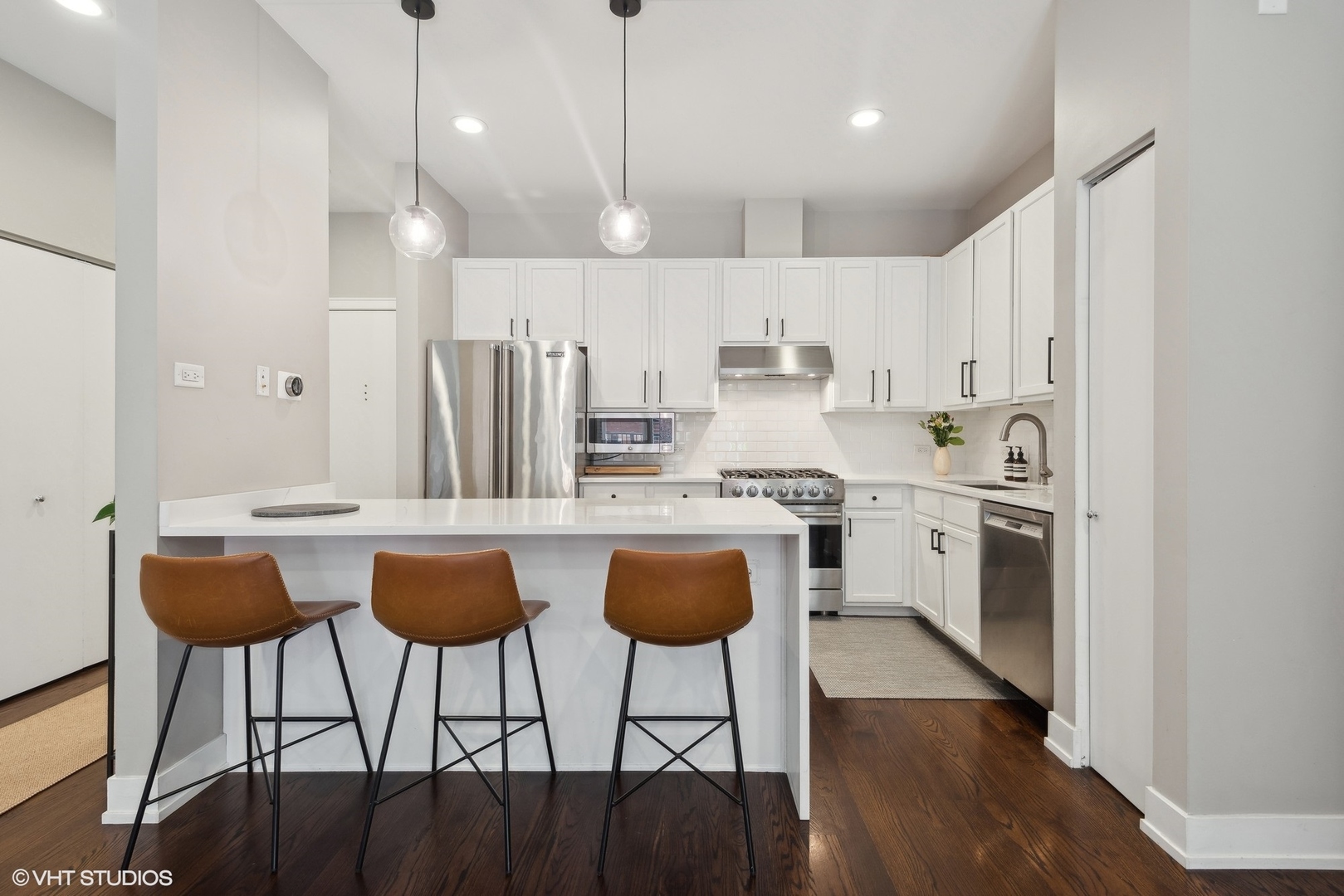550 W FULTON Street Unit: 306
