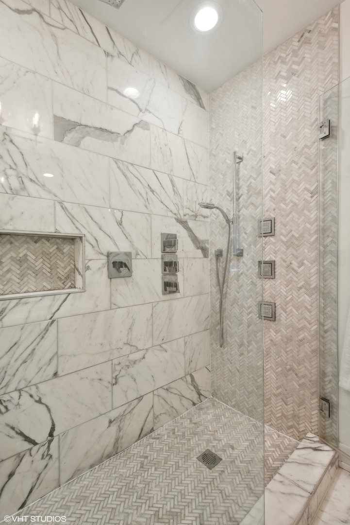 550 W FULTON Street Unit: 306