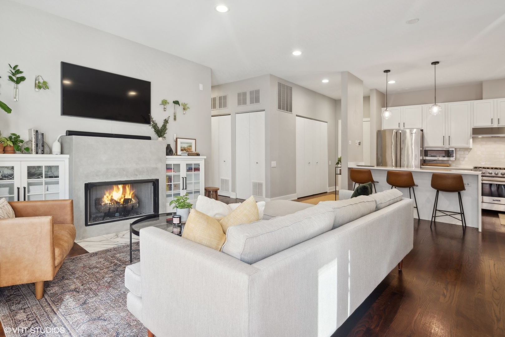 550 W FULTON Street Unit: 306