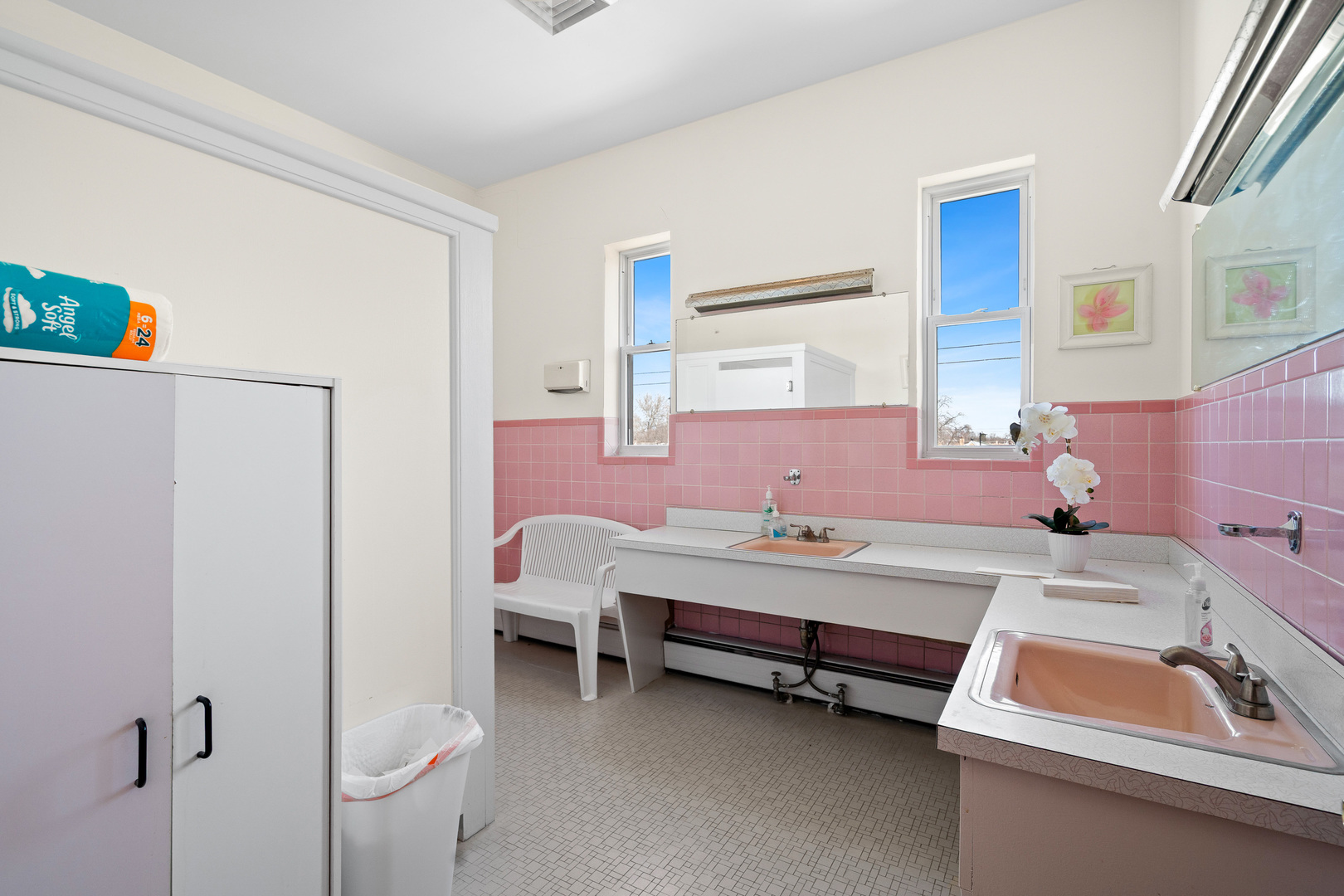 5844 N Milwaukee Avenue