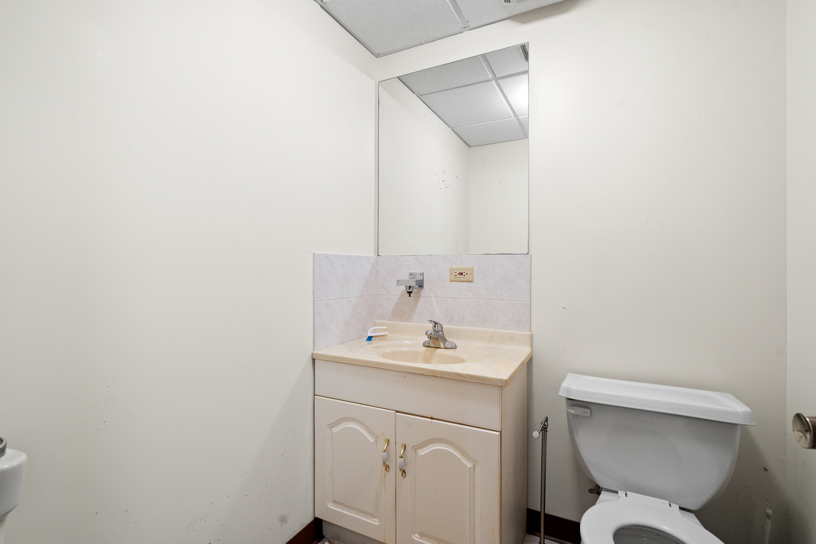 5844 N Milwaukee Avenue