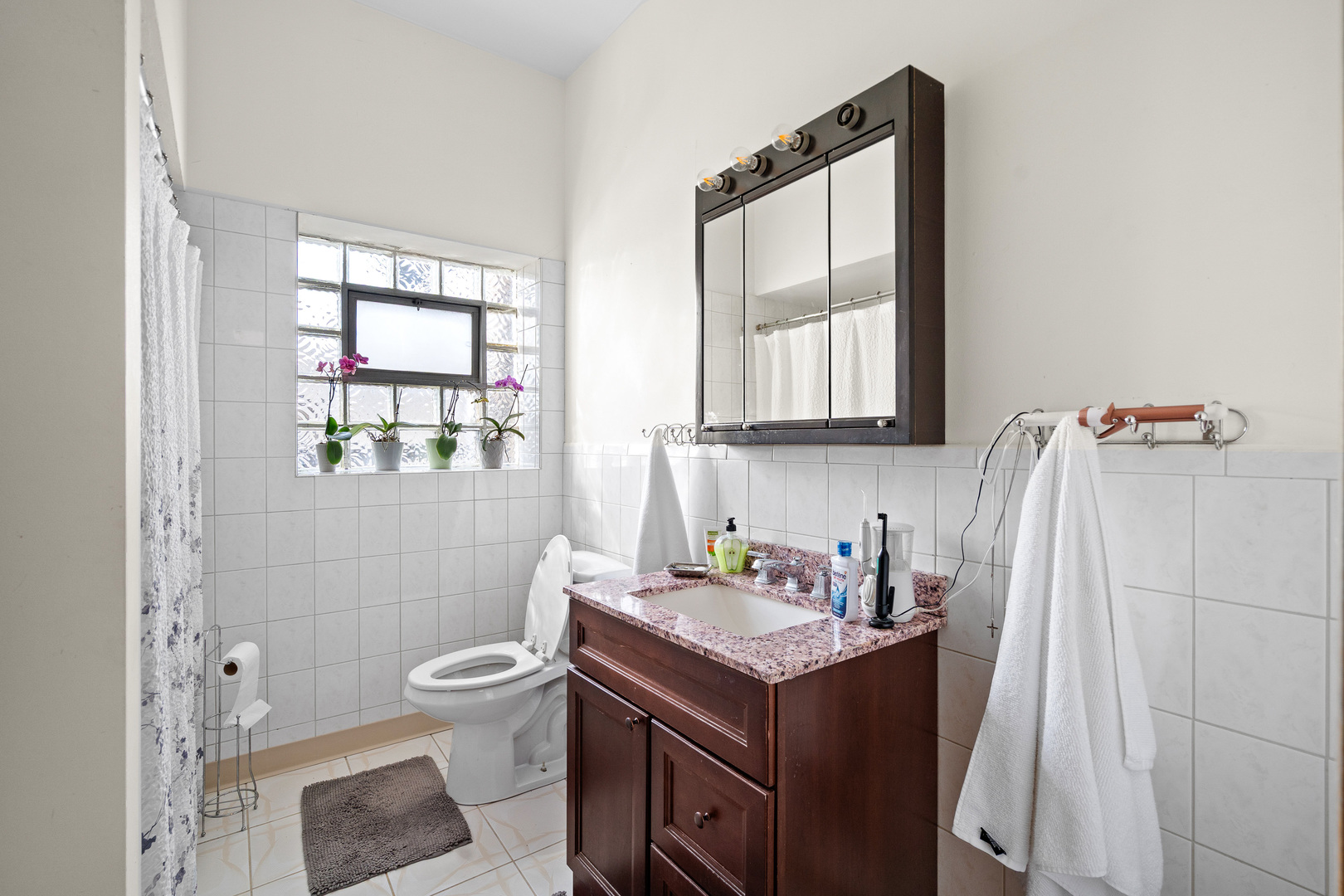 5844 N Milwaukee Avenue