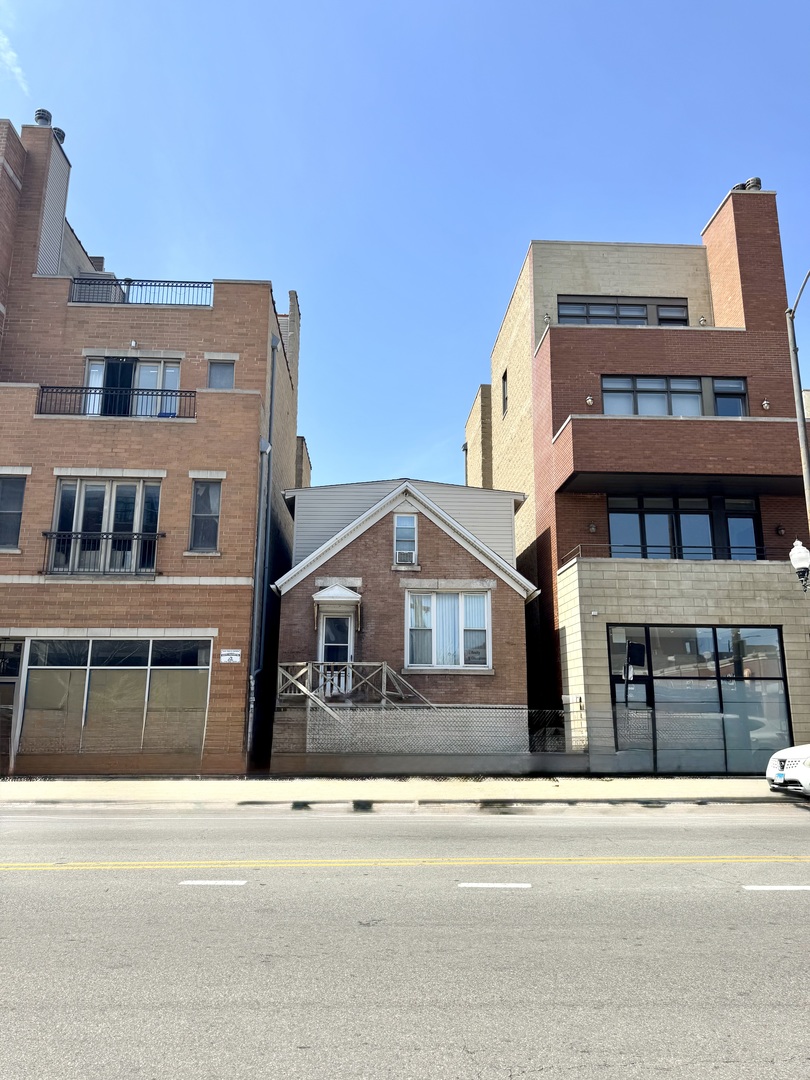 1948 N Damen Avenue