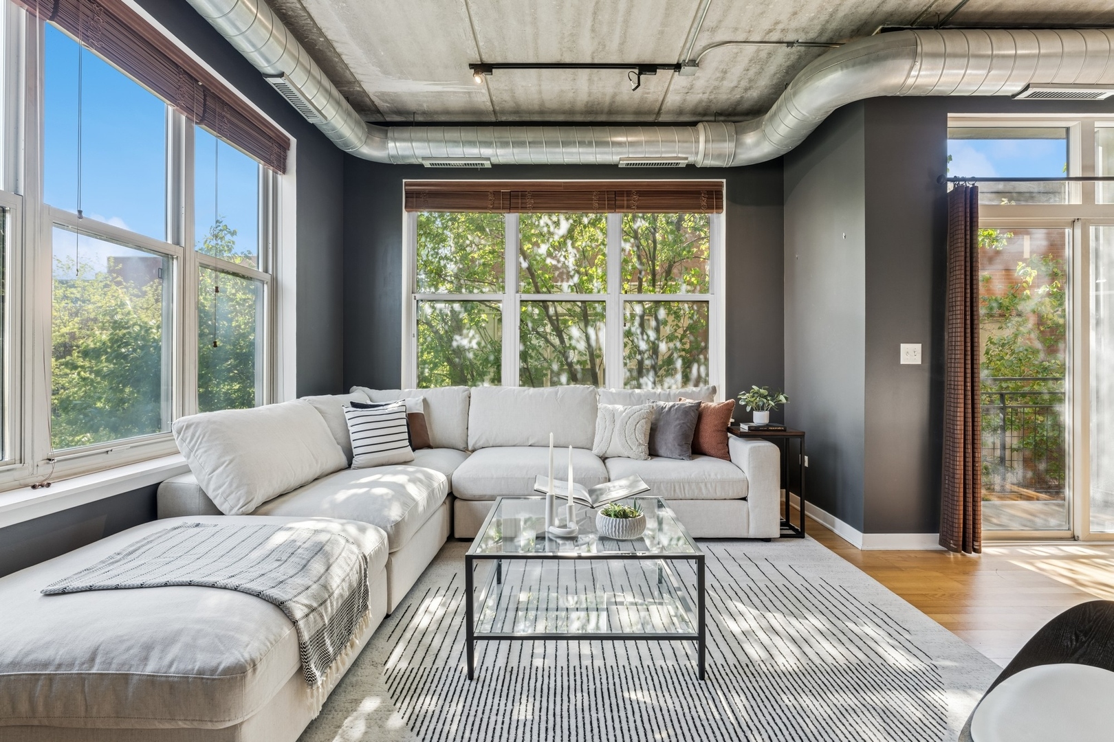 1228 W MONROE Street Unit: 301