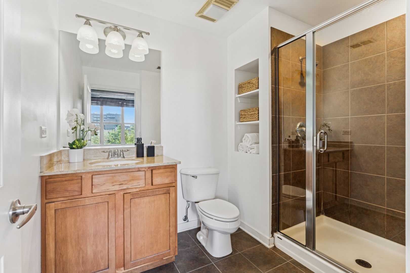 1228 W MONROE Street Unit: 301