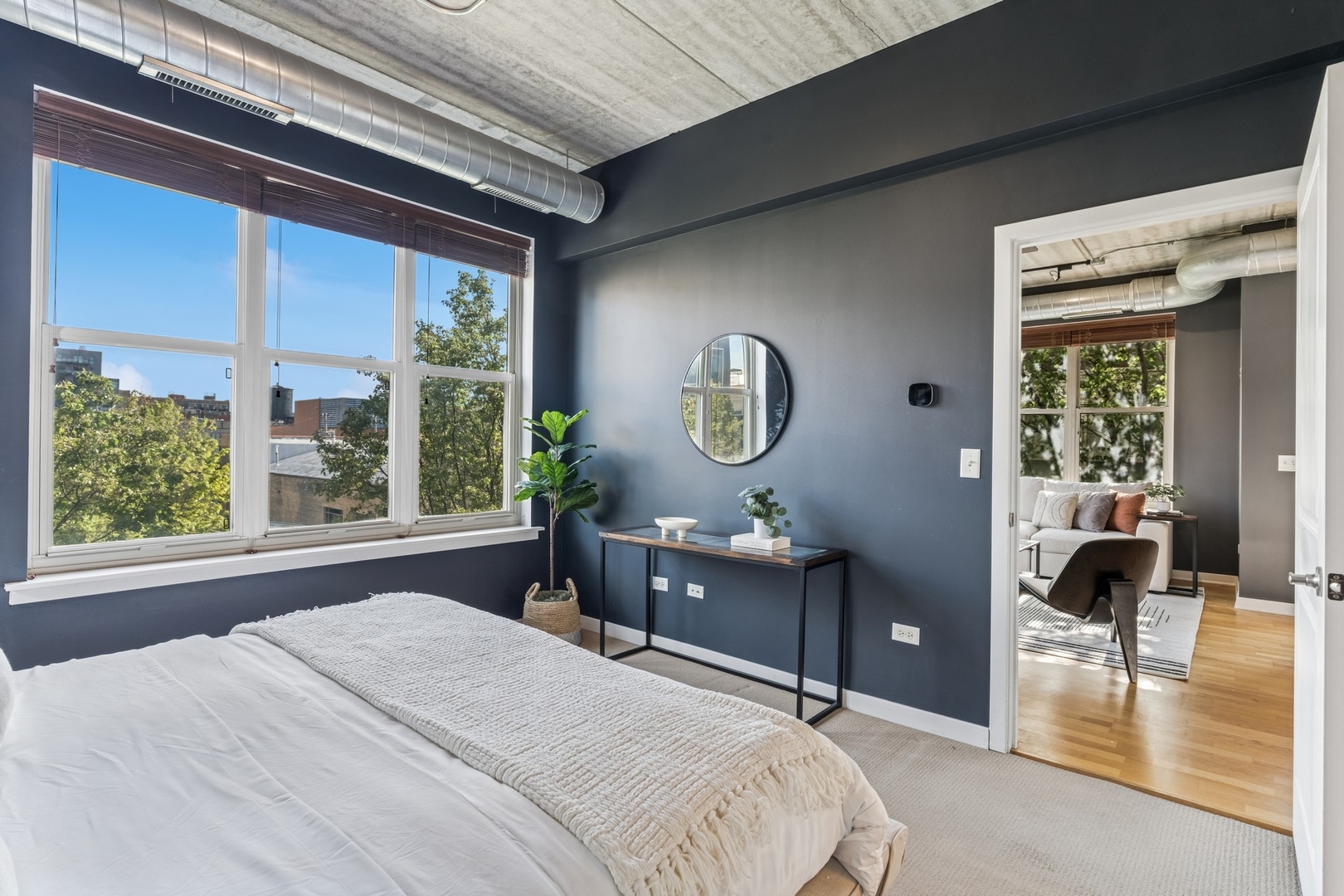 1228 W MONROE Street Unit: 301